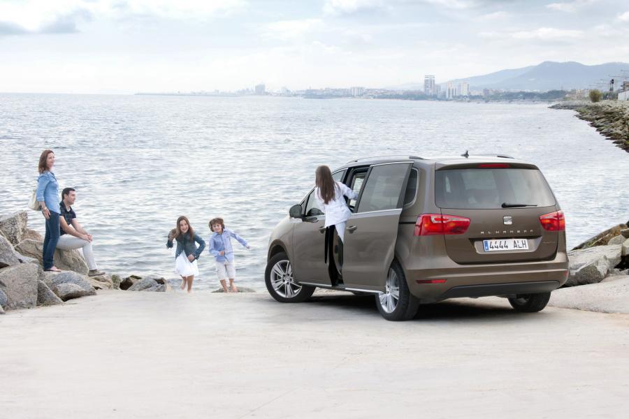  Seat Alhambra 4x4 2011 года  (фото 17 из 46)